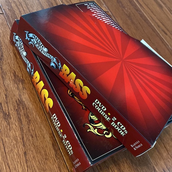 Barnes & Noble Music Essentials Bass Your Ultimate Guide 2 Cd 1 Dvd Set - Picture 11 of 11